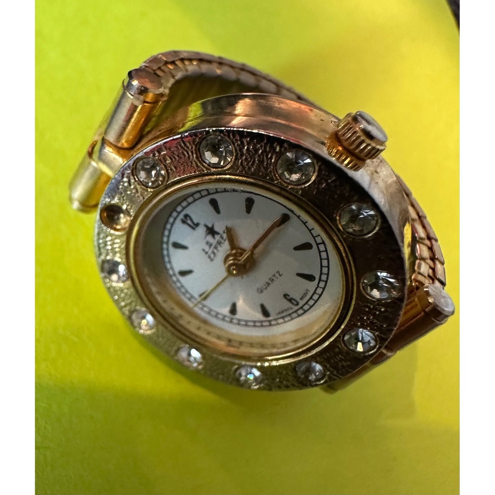 L.A.‎ Express Gold Tone Crystal Bezel Quartz Watch ring As is no battery